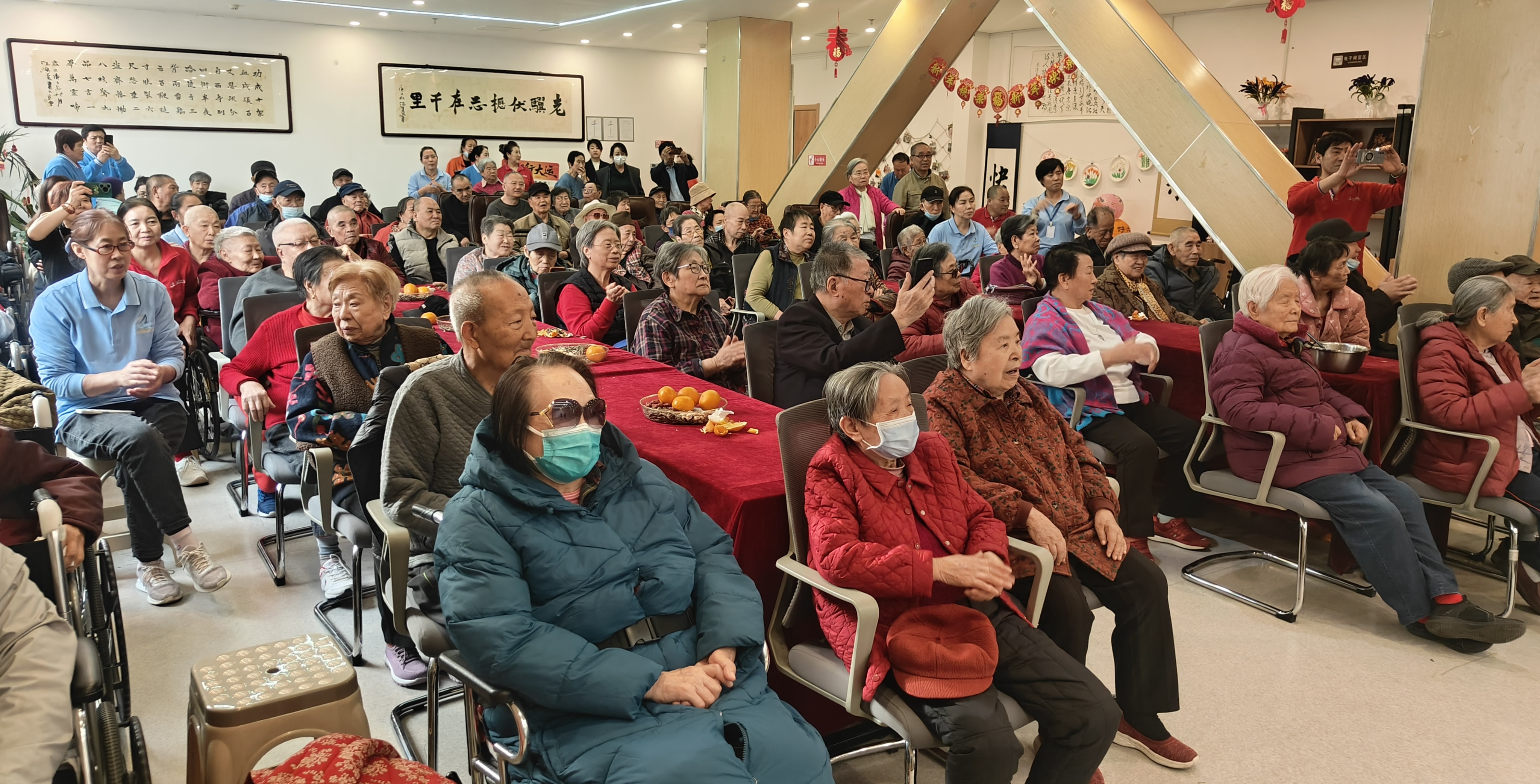 银龄演唱团表演